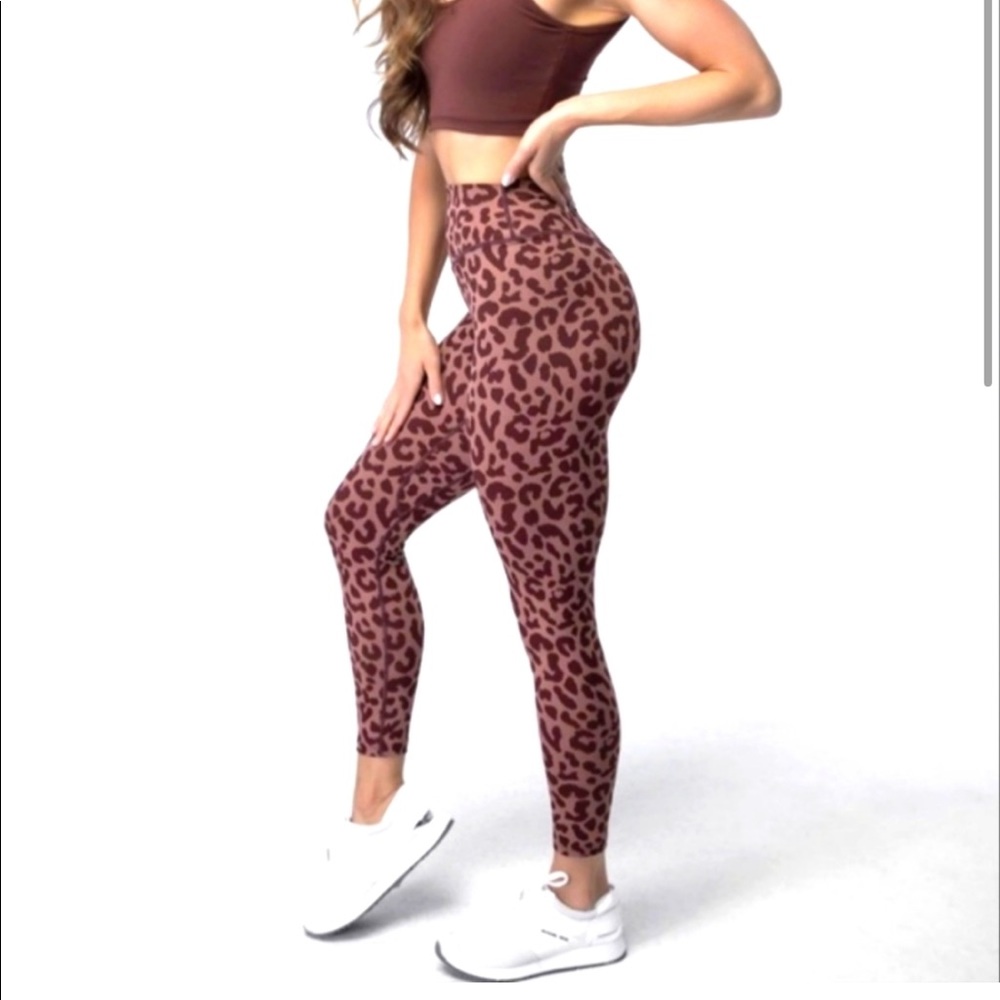 Balance Athletica King Cheetah Dusk Leggings‎